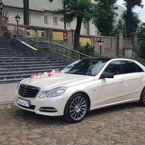 Mercedes klasy E do ślubu